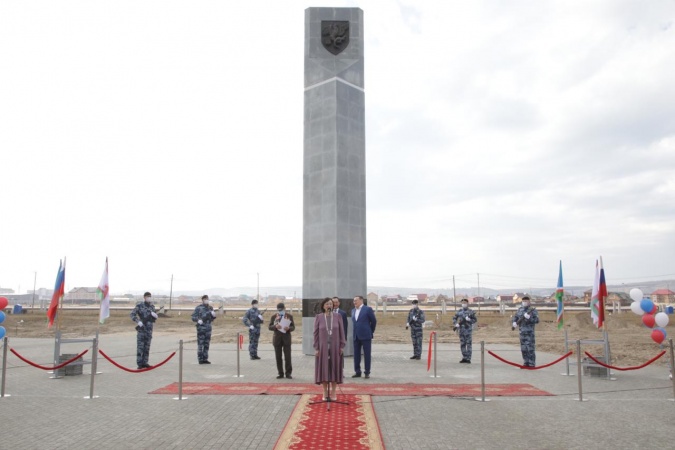 В строящемся Парке Победы Якутска открыли памятную стелу
