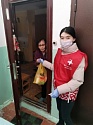 В Якутске волонтеры помогают пожилым людям