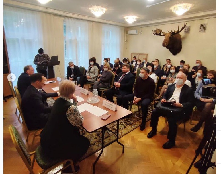 Айсен Николаев представил лучшие практики по развитию здравоохранения Якутии Айсен Николаев представил лучшие практики по развитию здравоохранения Якутии