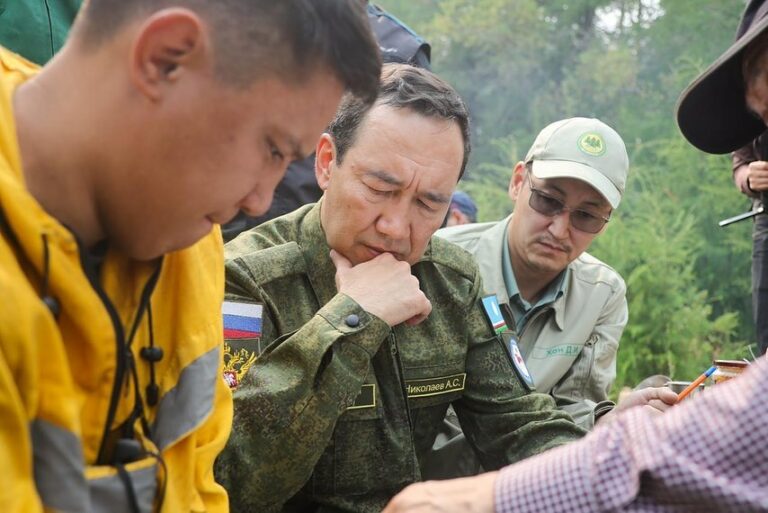 Глава Якутии выступил с предложениями по борьбе с лесными пожарами Глава Якутии выступил с предложениями по борьбе с лесными пожарами