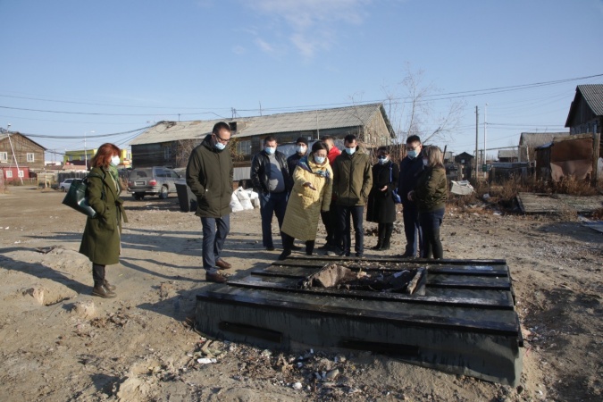 В неблагоустроенных кварталах Якутска обустроены выгребные ямы и санточки ТКО