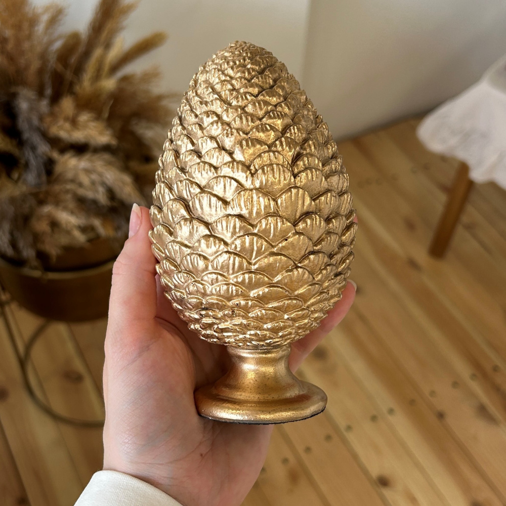 Фото - статуэтка Шишка золото 