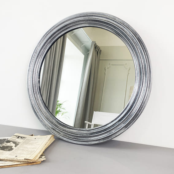 Фото - зеркало Новая классика круглое античное серебро 