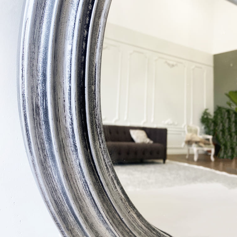 Фото - зеркало Новая классика круглое античное серебро 