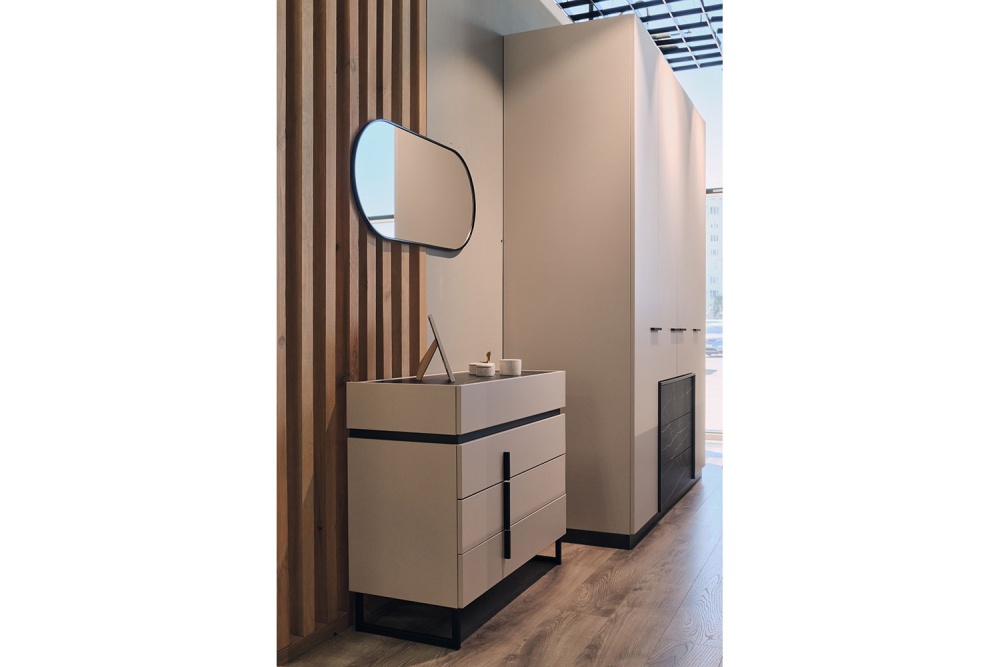 Фото - шкаф 2-дв Милагро с 3-ящ 