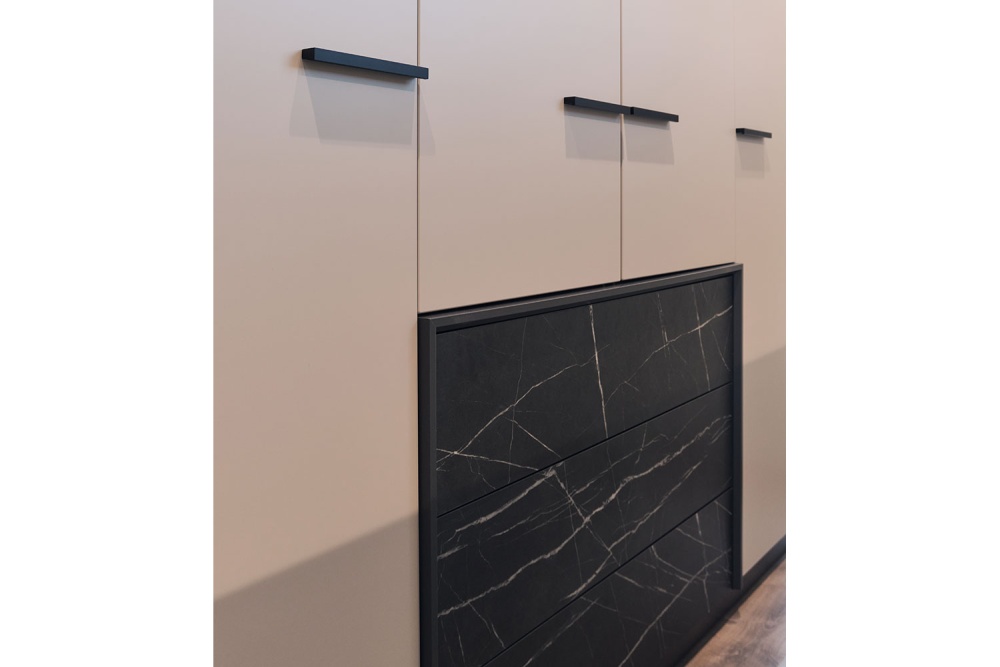 Фото - шкаф 2-дв Милагро с 3-ящ 